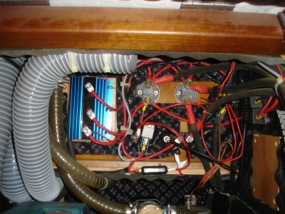 [Immagine: 2011101144858_impianto elettrico32 rid.JPG]